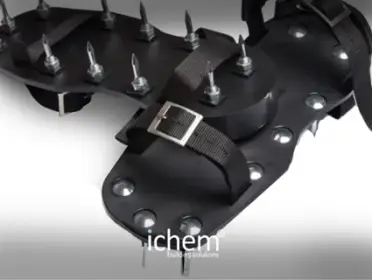 أحذية مسامير عالية الجوده تستخدم في اعمال البناء و الخرسانة  أحذية مسامير لتفريغ وتهوية فقاعات الهواء اثناء تطبيق اضافات عزل المياه في الخراسنة من شركة اي كيم