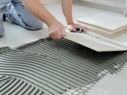 لاصق سيراميك و رخام من اي كيم لضمان جودة عالية مادة تطبيق لاصق سيراميك من اي كيم  لتركيب البلاط